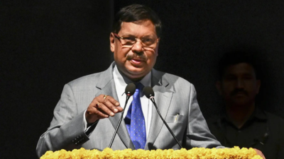 CJI bars senior advocates from mentioning cases for listing | India News