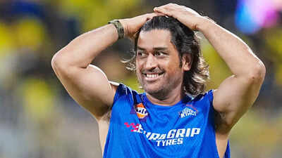 MS Dhoni didn’t expect THIS kind of welcome from fans – WATCH | Cricket News