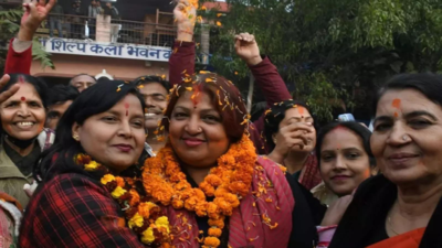 Bihar: EC sends notice to BJP’s Muzaffarpur mayor; hours after Tejashwi said she has 2 voter ID cards | India News