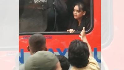 Young girl struggles to breathe in overcrowded train as bystanders laugh and film; railways respond – Video | India News