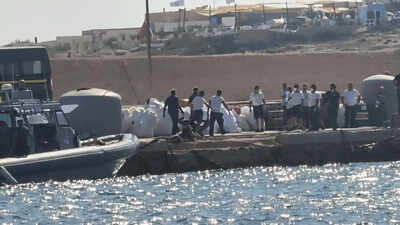 At least 26 migrants dead in two shipwrecks off Italy