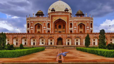Delhi: Portion of Humayun’s tomb collapses; several feared trapped | India News