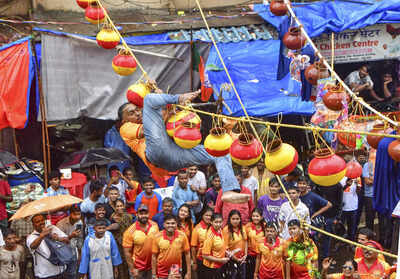 2 die, 95 injured during Mum dahi handi festivities | India News
