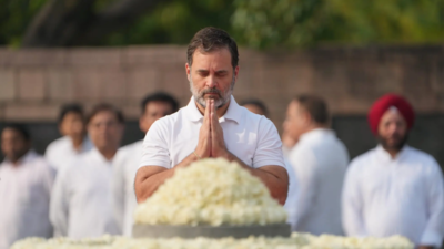 Rajiv Gandhi’s 81st birth anniversary: Rahul, Priyanka Gandhi pay tribute to their father; Congress leaders recall his legacy | India News