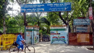 ‘No dogs on streets’: MCD workers assaulted, dog-catching van vandalised in Rohini; FIR filed against group | Delhi News