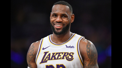 LeBron James’ resurfaced moment with Los Angeles Lakers’ Jeanie Buss and Linda Rambis sparks chaos among fans | NBA News