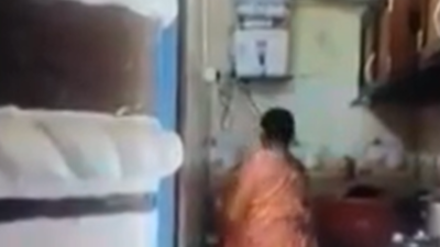 Domestic help caught urinating on utensils in Bijnor; arrested | Meerut News