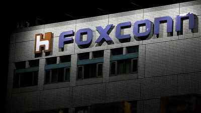 Send back your engineers to China with immediate effect: iPhone maker Foxconn gets instructions as iPhone 17 launch nears