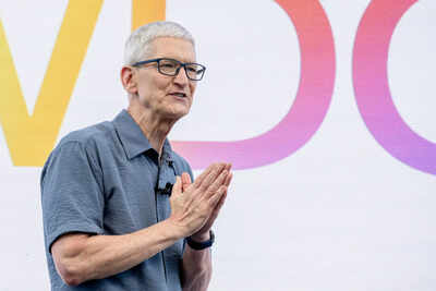 Apple CEO Tim Cook to employees: AI ‘as big or bigger’ than the internet, warns not using it will … |