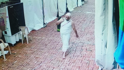 Delhi: Golden kalash worth Rs 1.5 crore stolen from jain fest at Red Fort; FIR registered | Delhi News