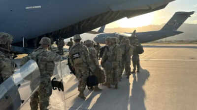 America on edge as Texas ‘invades’ Illinois