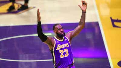 Fans react to LeBron James’ “The Second Decision” as he chooses Hennessy V.S.O.P over any NBA team | NBA News