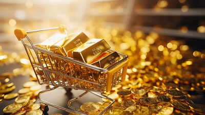 Gold price prediction: What’s the outlook for October 10, 2025? ‘Sell on rise’ strategy makes sense