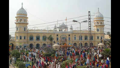 Nanak birth anniversary: Centre allows Sikh jathas to visit Pak; caution advised | Chandigarh News