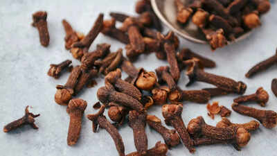 How eating a single clove daily can improve heart health and manage cholesterol naturally |