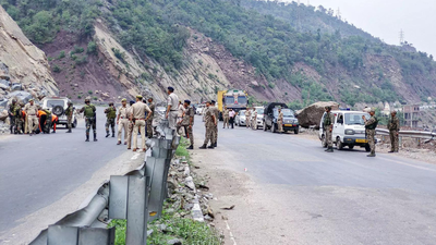 Army team caught in J&K snowstorm: 2 troops missing; search ops on | India News