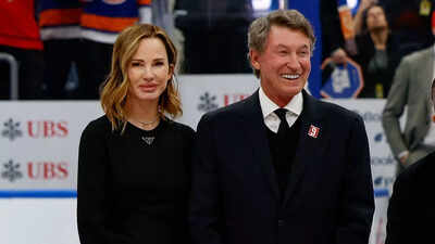Wayne Gretzky and Janet Jones’ relationship timeline: From Dance Fever to a marriage of more than 30 years | NHL News