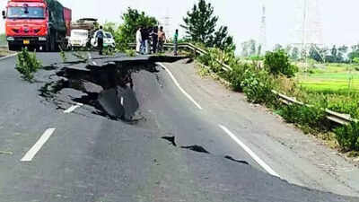 Bhopal infra nightmare: 100-metre road stretch collapses near Sukhi Sevania; massive 30-feet crater swallows lane | Bhopal News