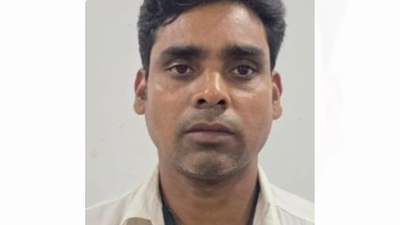 Honest auto driver returns passenger’s gold ornaments worth Rs 16L | India News