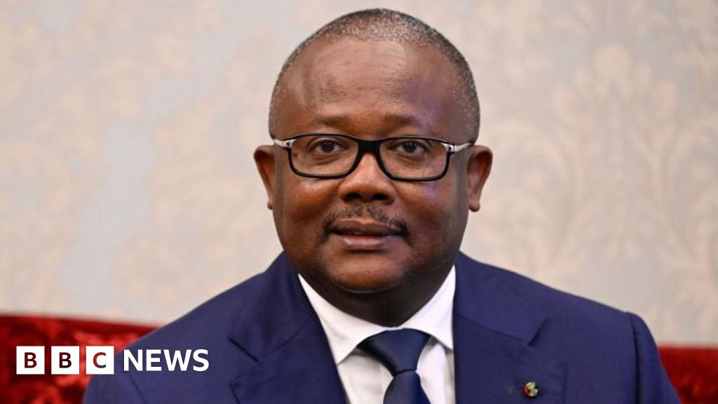 Guinea-Bissau’s ousted President Umaro Sissoco Embaló flees to Senegal