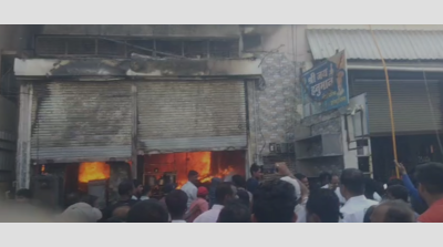 Maharashtra: Pregnant woman, daughter among 4 killed in Vita shop fire; short circuit suspected | Kolhapur News