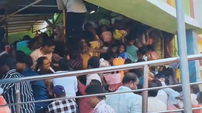 Venkateswara Temple stampede: Video shows panic, crowd surge as 10 devotees killed in Andhra Pradesh | Vijayawada News