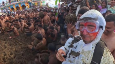 ‘Wild’: Australian senator says he just discovered ‘Indian poop throwing festival’