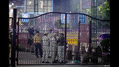 At Chandni Chowk, shutters downed in fear | Delhi News