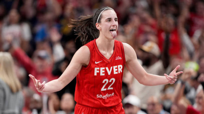 Caitlin Clark turns heads at Butler Bulldogs game with new Indiana Fever coach Rob Dosier | NBA News