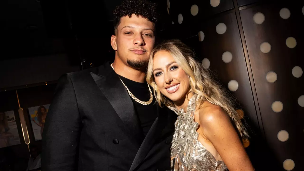 Chiefs’ power couple Patrick Mahomes and Brittany Mahomes celebrate their partnership with custom “his and hers” fitness tracker bands | NFL News