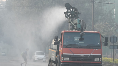 Delhi under GRAP Stage 3: Schools go hybrid for classes up to 5 amid ‘severe’ pollution | Delhi News