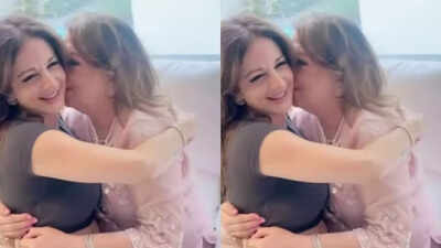 Sussanne Khan pens an emotional note for her mother, ‘soul twin’ Zarine Khan; ‘You took all our hearts with you’ |