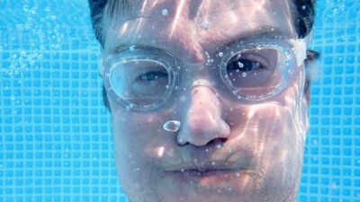 What really happens inside your body when you hold your breath too long |