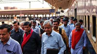 IndiGo flight chaos: MLAs travel 12hours by rail, road to reach Nagpur for session; govt arranges special trains | Nagpur News