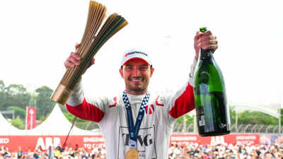 Sao Paulo E-Prix winner Jake Dennis promises girlfriend Lexi Grace Boosey a special victory treat for their pet dog | Formula – E News