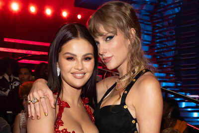 Taylor Swift and Selena Gomez light up Kansas City Chiefs game as Swift’s bold support for Travis Kelce sends fans into meltdown | NFL News