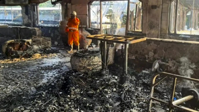 25 killed in Goa nightclub inferno; police team in Delhi to arrest owners | India News