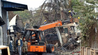 Fire toll now 25; skeletons, wreckage stall investigation | Kolkata News