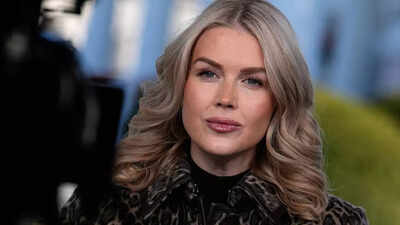 ‘Classic Communists’: Karoline Leavitt mocks Zohran Mamdani and his wife over her borrowed boots