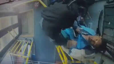 Surat bus violence: Woman grabs driver by collar, hits him with phone for not halting bus; CCTV captures attack | Surat News