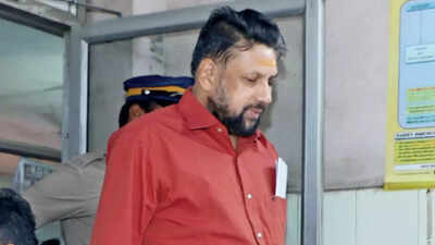 Sabarimala gold theft case: SIT arrests chief priest Kandararu Rajeevaru; links with Potti under probe | Thiruvananthapuram News