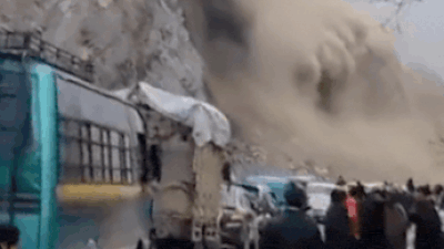 Kashmir landslide horror: Massive rocks crash onto NH-1 near Baramulla; video shows motorists running for cover | Srinagar News