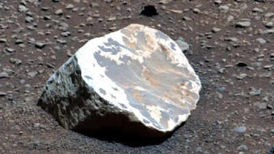 NASA’s Perseverance discovers white kaolinite rocks on Mars, revealing millions of years of rainfall and wet conditions |