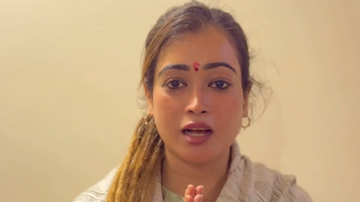 Model, anchor or sadhvi? Harsha Richharia takes holy dip in Narmada on Makar Sankranti; slams critics | Bhopal News