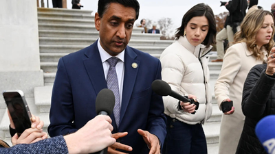 ‘What will we say now if Putin tries to capture Zelenskyy’: Indian-origin Ro Khanna says Trump’s strike on Venezuela is a ‘war of choice’