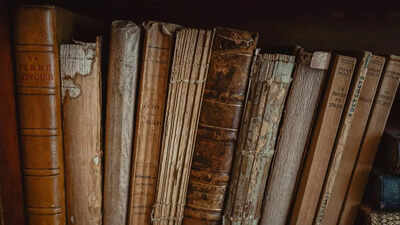 Why old books smell so good, according to science |