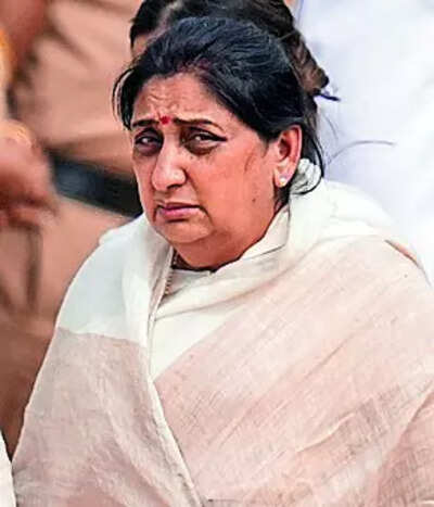 Sunetra seen as ideal choice as she could provide a smooth transition | India News