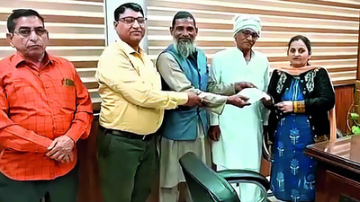 Scrap dealer returns gold junked during cleaning | India News