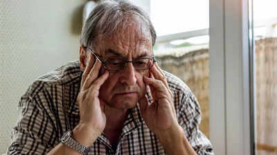 Worked for 50 years at one company, 70-year-old manager fired without farewell or severance |