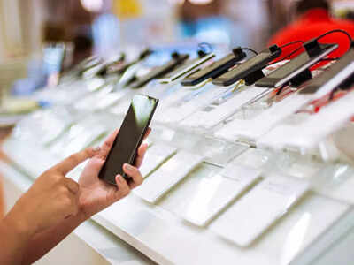 IDC forecasts smartphone market to suffer its biggest-decline ever in 2026; analyst says: We are not witnessing a temporary squeeze, but Tsunami-like shock originating in …